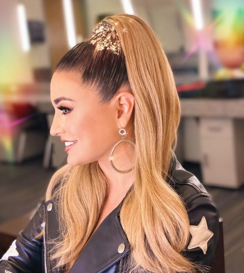 High Ponytail With Chunky Golden Glitters