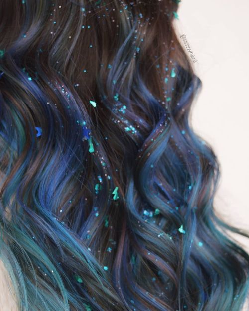 Vivid Balayage With Glitter Hair Spray
