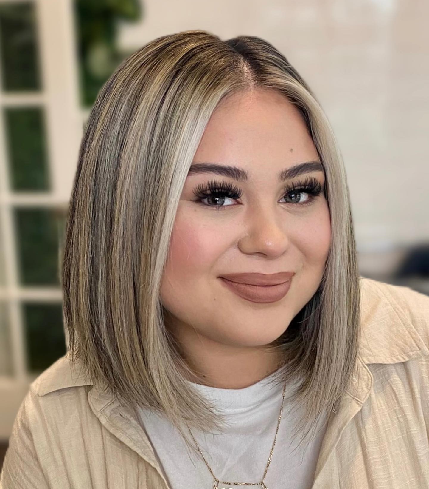 Sleek Bob Sleek Shoulder-Length Bob for Round Faces