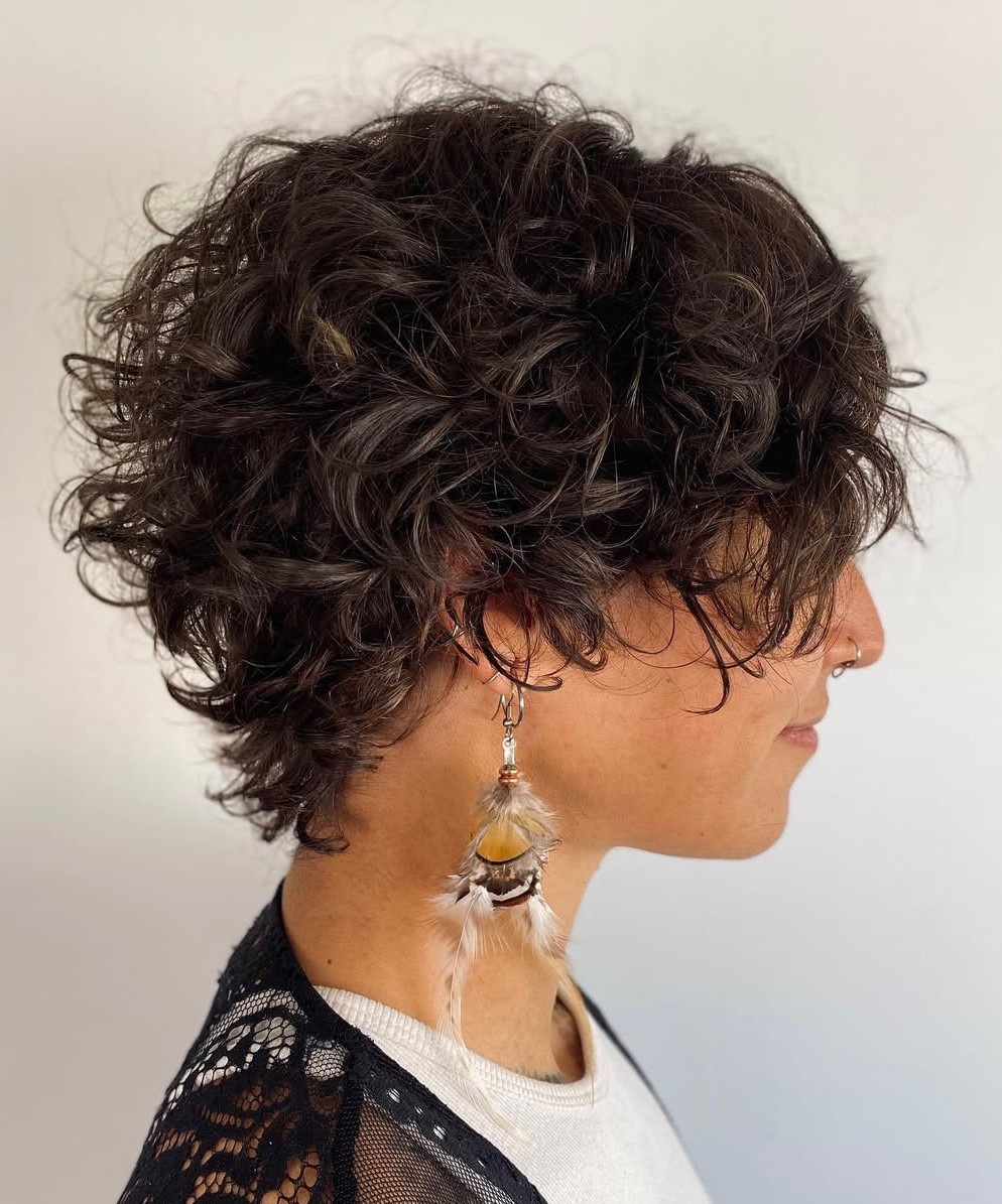 Short Layered Hairstyle for Curly Hair