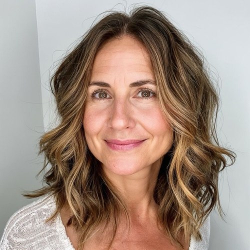 Over 50 Collarbone Messy Piece y Cut