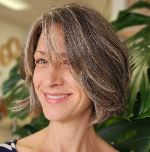 Face Framing Bob to Look Younger