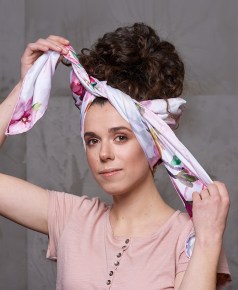 7 Ways to Preserve Curly Hair Overnight